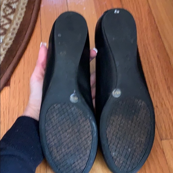 Shoes - Picture 4 of 5